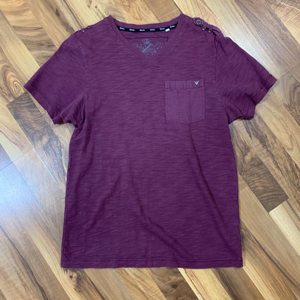 Guess Mens V Neck T-Shirt